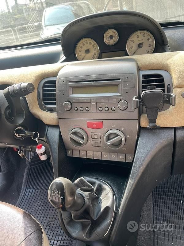 Usata Lancia Ypsilon 69 CV (50 kW) 2005 Nero Utilitaria