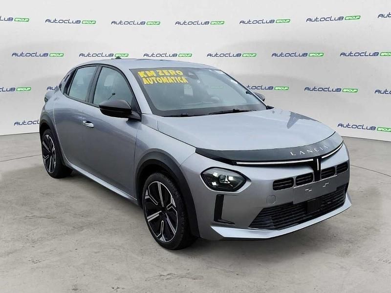 Nuova Lancia Ypsilon 101 CV (74 kW) 2025 Verde Utilitaria