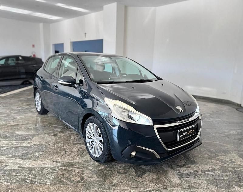 Usata Peugeot 208 Allure 75 CV (55 kW) 2017 Blu Utilitaria