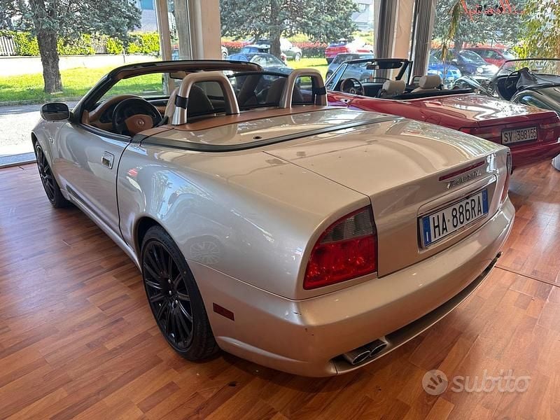 Usata Maserati Spyder 390 CV (286 kW) 2002 Oro Cabrio