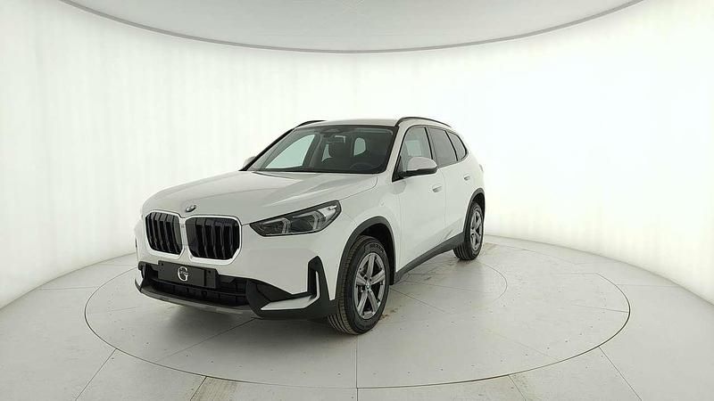 Nuova BMW X1 150 CV (110 kW) 2026 Alpin white pastello SUV