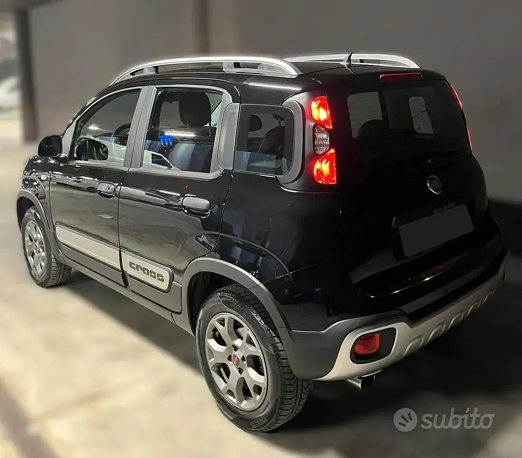 Usata Fiat Panda Cross Cross 90 CV (66 kW) 2016 Nero Utilitaria