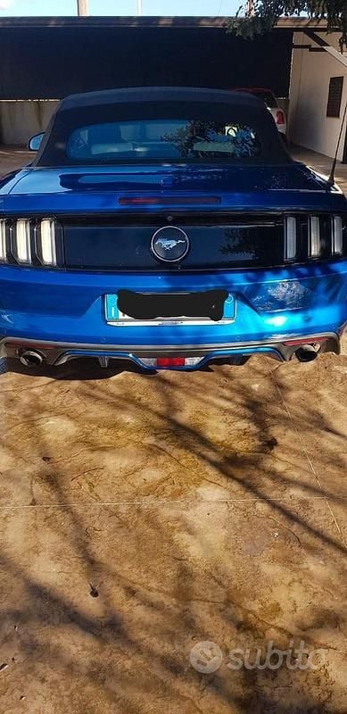 Usata Ford Mustang Convertible 317 CV (233 kW) 2017 Blu Cabrio