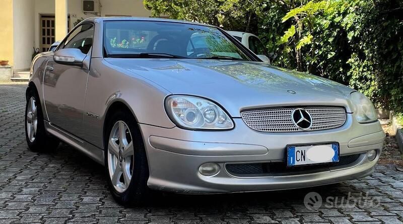 Usata Mercedes SLK200 163 CV (119 kW) 2000 Argento Cabrio