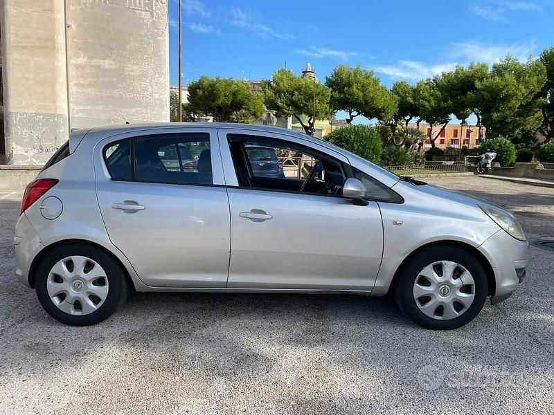 Usata Opel Corsa 80 CV (58 kW) 2009 Grigio Berlina