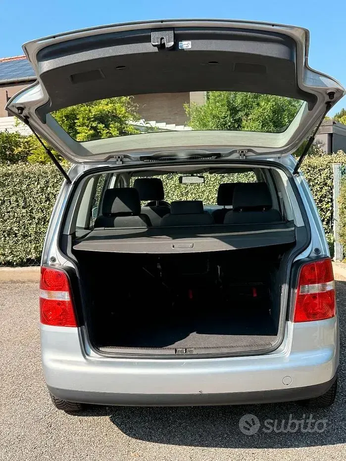 Usata VW Touran 105 CV (77 kW) 2005 Grigio Monovolume