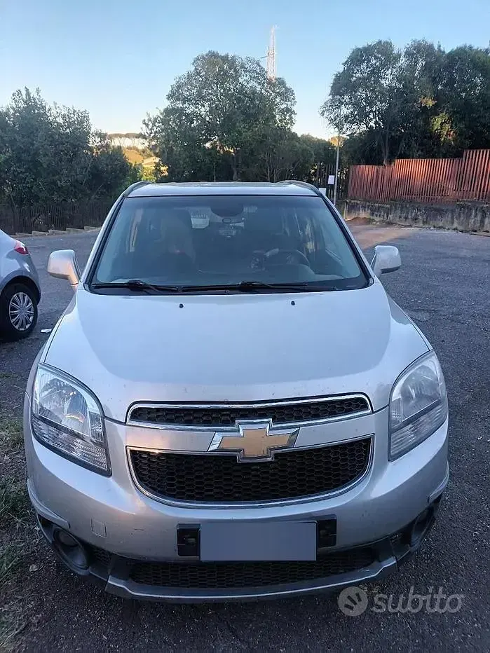 Usata Chevrolet Orlando 163 CV (119 kW) 2012 Grigio Monovolume