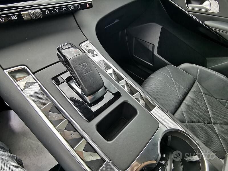 Begagnad DS Automobiles DS7 Crossback Grand Chic 224 HK (164 kW) 2021 Grå SUV