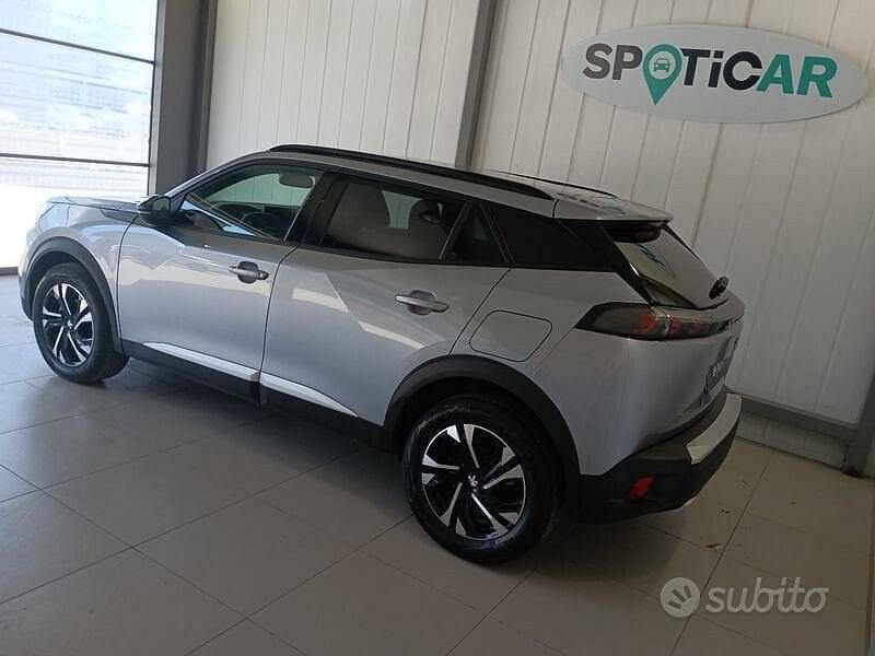 Usata Peugeot 2008 Allure 131 CV (96 kW) 2023 Grigio SUV