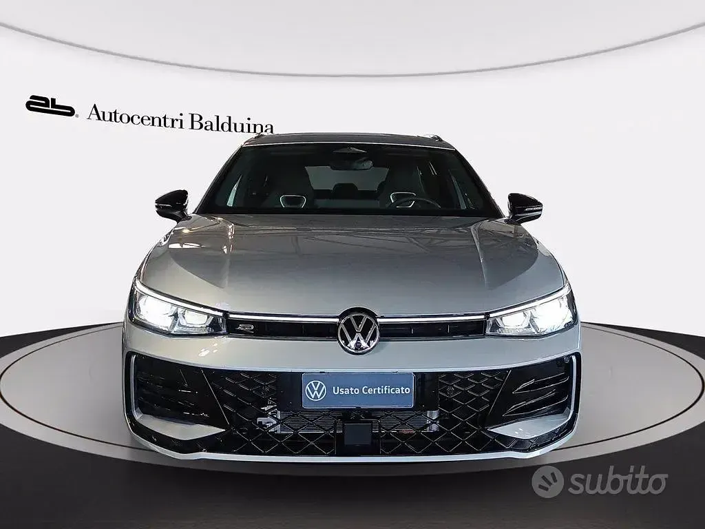 Nuova VW Passat R-line 150 CV (110 kW) 2025 Grigio Station wagon