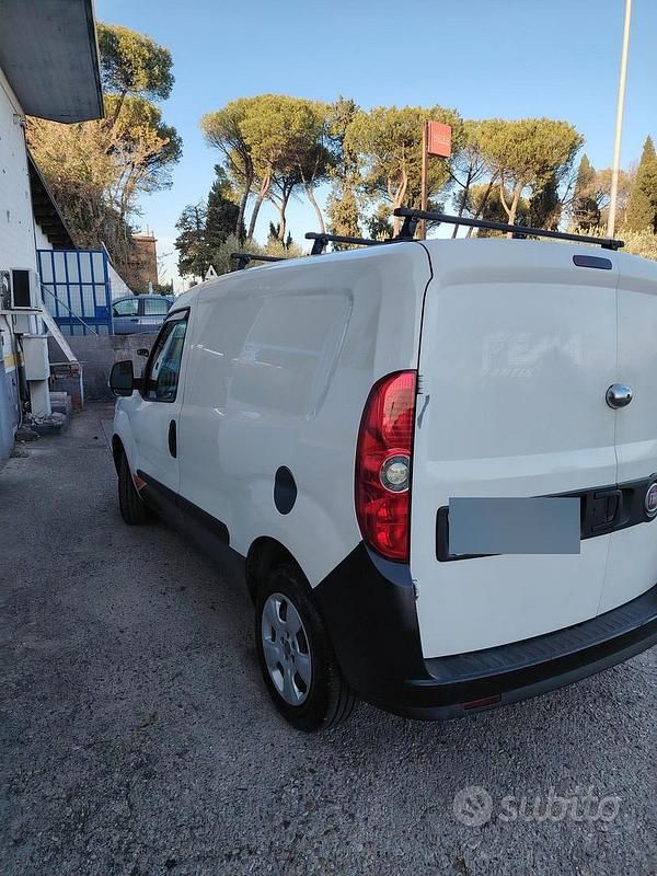 Usata Fiat Doblò 75 CV (55 kW) 2011 Monovolume