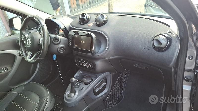 Usata Smart ForFour 90 CV (66 kW) 2019 Grigio Utilitaria