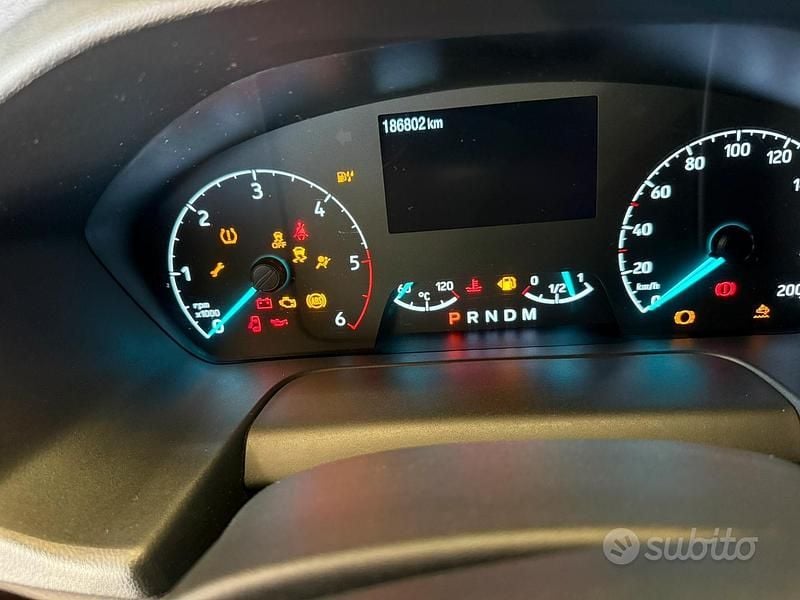 Usata Ford Tourneo 185 CV (136 kW) 2021 Nero Monovolume