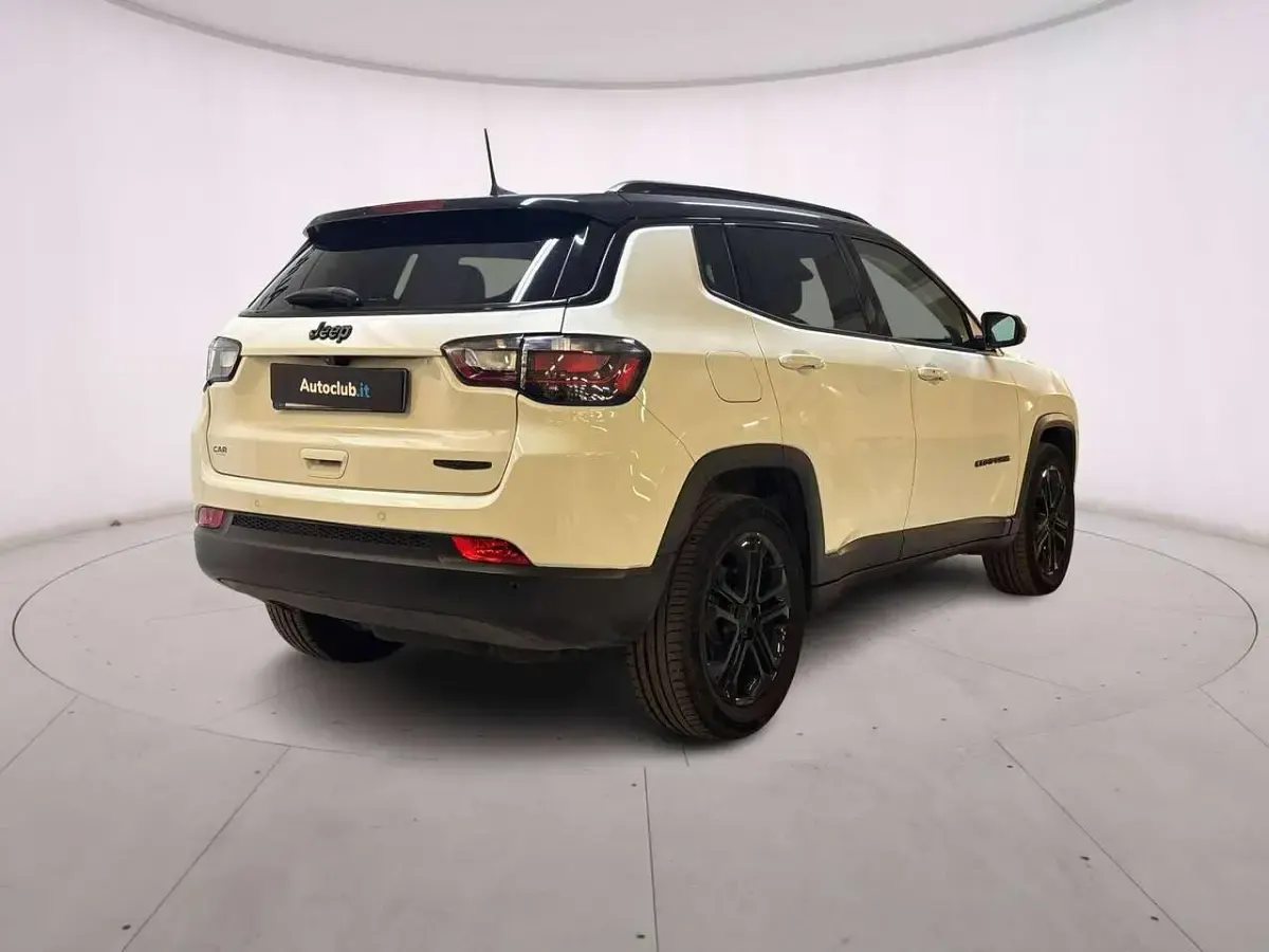 Usata Jeep Compass Night Eagle 131 CV (96 kW) 2022 Bianco SUV