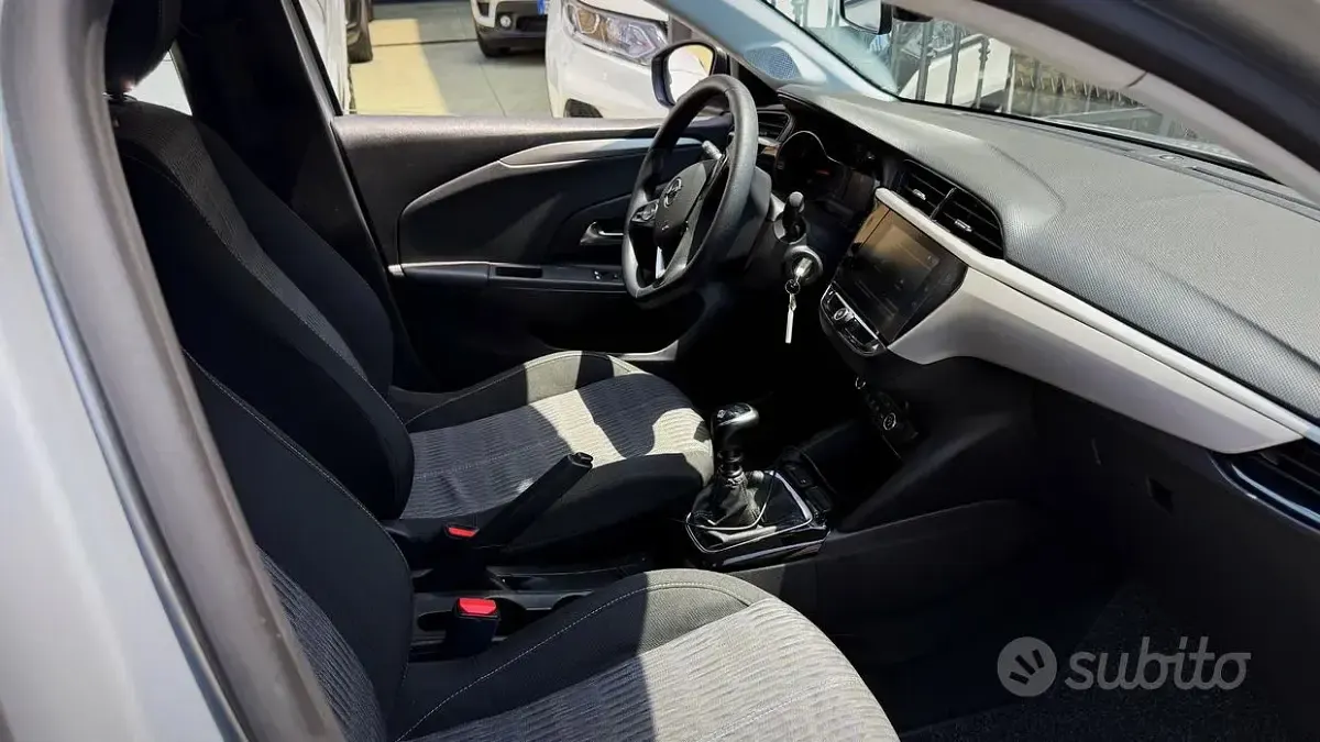 Usata Opel Corsa Edition 102 CV (75 kW) 2022 Grigio Utilitaria