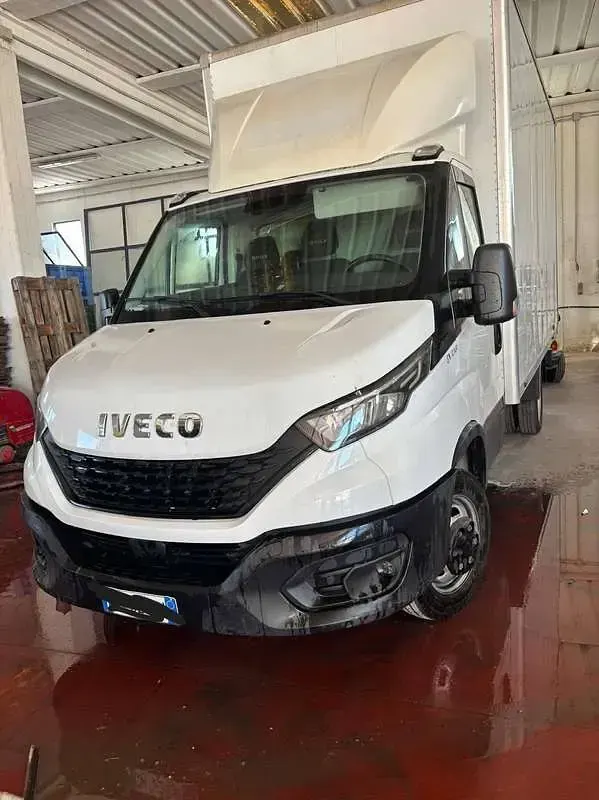 Usata Iveco Daily 140 CV (102 kW) 2021 Bianco Utilitaria