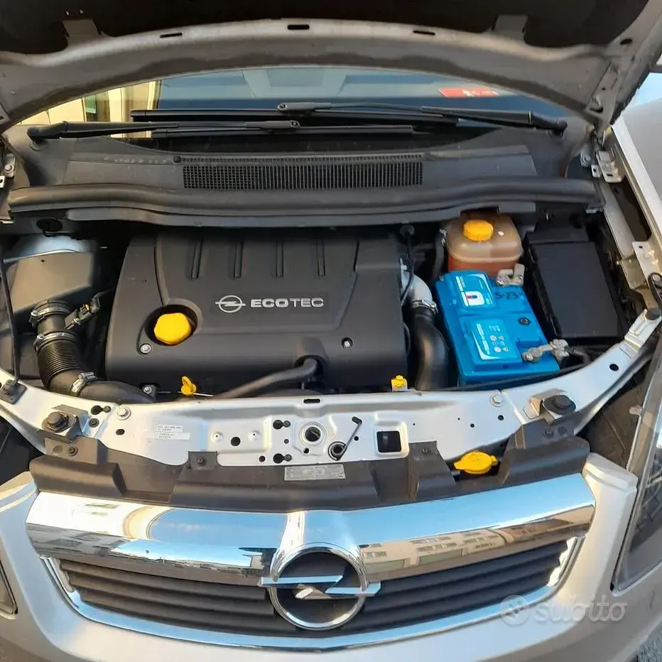 Usata Opel Zafira Cosmo 120 CV (88 kW) 2008 Grigio Monovolume