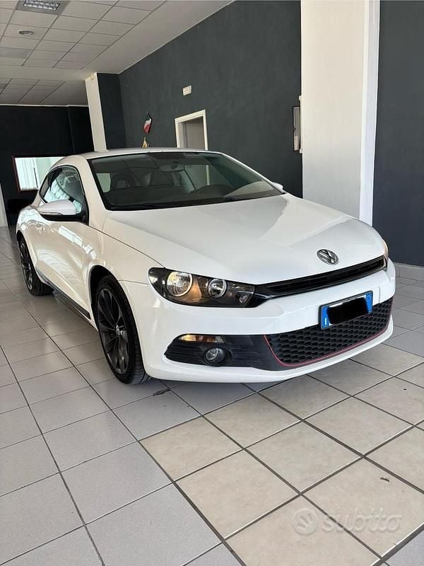 Begagnad VW Scirocco 140 HK (102 kW) 2011 Vit Sportkupé