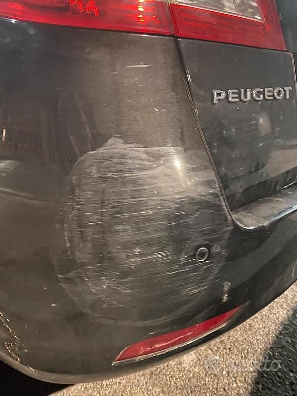 Usata Peugeot 508 SW 140 CV (102 kW) 2012 Nero Station wagon