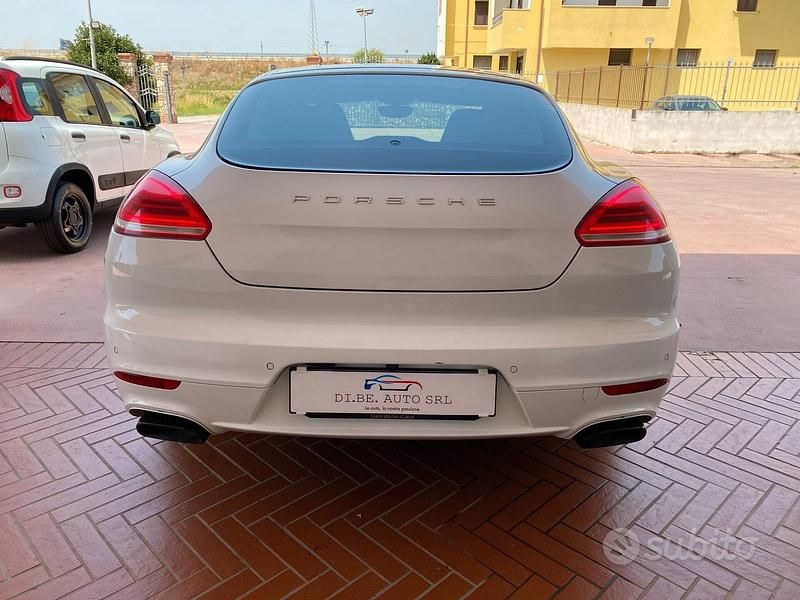 Usata Porsche Panamera 250 CV (183 kW) 2014 Bianco Berlina