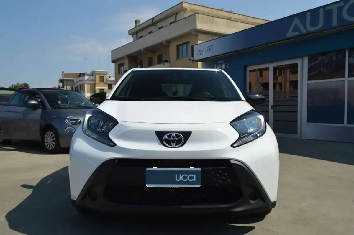 Usata Toyota Aygo X Active 72 CV (52 kW) 2025 Superwhite SUV