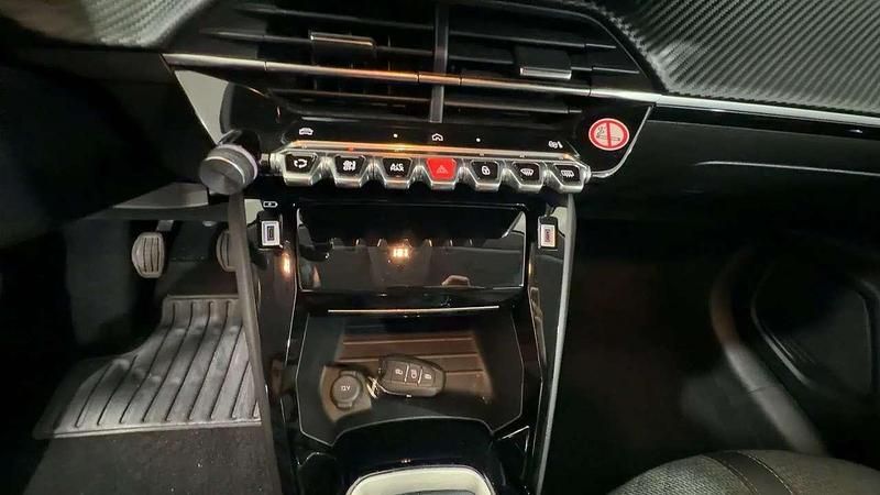 Usata Peugeot 208 Allure 101 CV (74 kW) 2024 Grigio Utilitaria