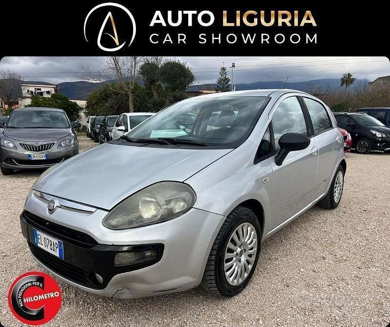 Usata Fiat Punto Easy 69 CV (50 kW) 2012 Grigio Utilitaria
