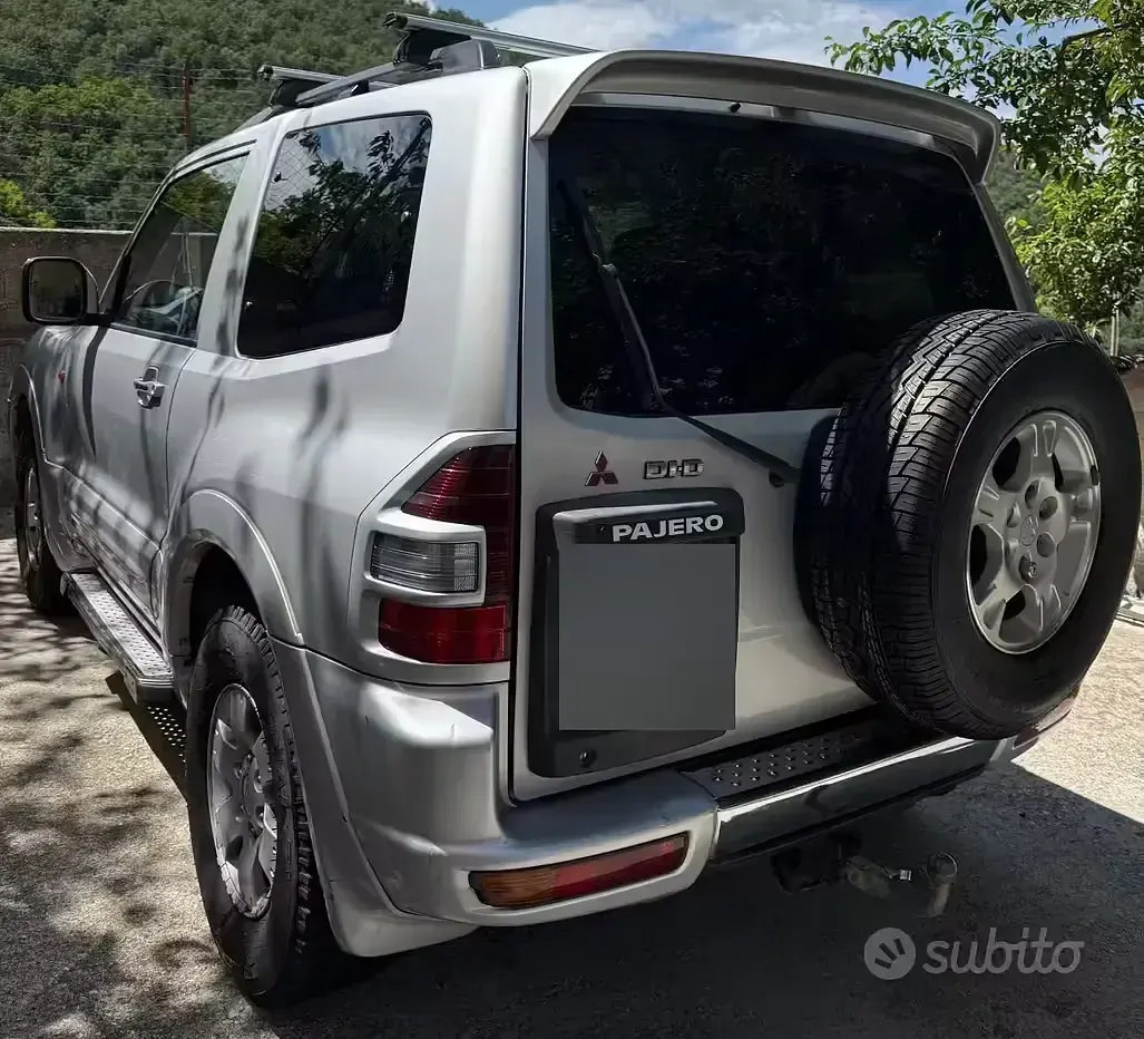 Usata Mitsubishi Pajero 160 CV (117 kW) 2002 Grigio SUV