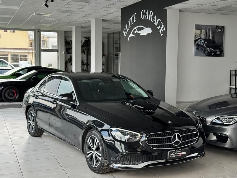 Usata Mercedes E220 Premium 200 CV (147 kW) 2023 Nero Berlina