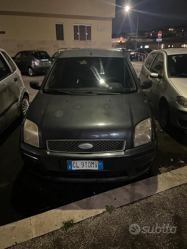 Blu Usata 2005 Ford Fusion Collection Monovolume | 1500 € (Ottimo prezzo) - Immagine 1/4