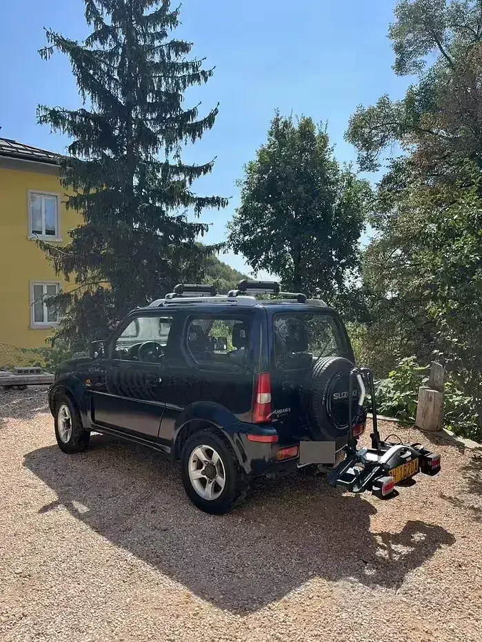 Usata Suzuki Jimny 86 CV (63 kW) 2007 Nero SUV
