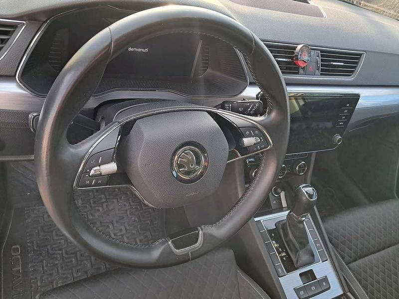 Usata Skoda Superb 150 CV (110 kW) 2023 Grigio Station wagon