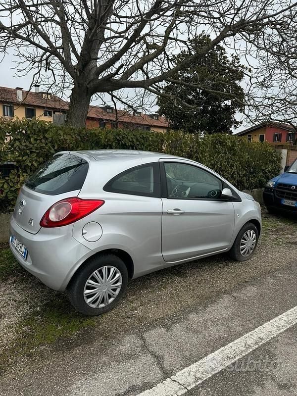 Usata Ford Ka 75 CV (55 kW) 2010 Grigio Utilitaria