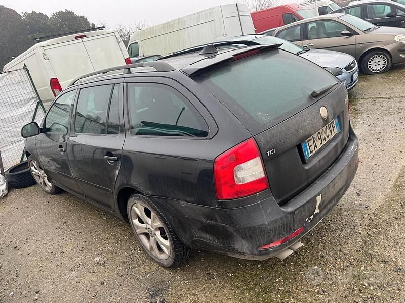 Second-hand Skoda Octavia Elegance 105 CP (77 kW) 2010 Negru Break