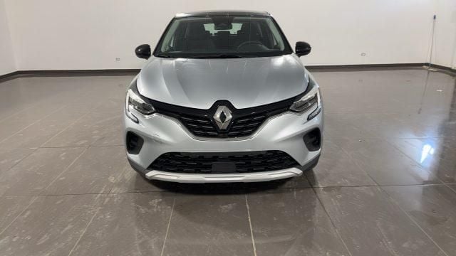 Usata Renault Captur Intens 101 CV (74 kW) 2023 Grigio metallizzato SUV