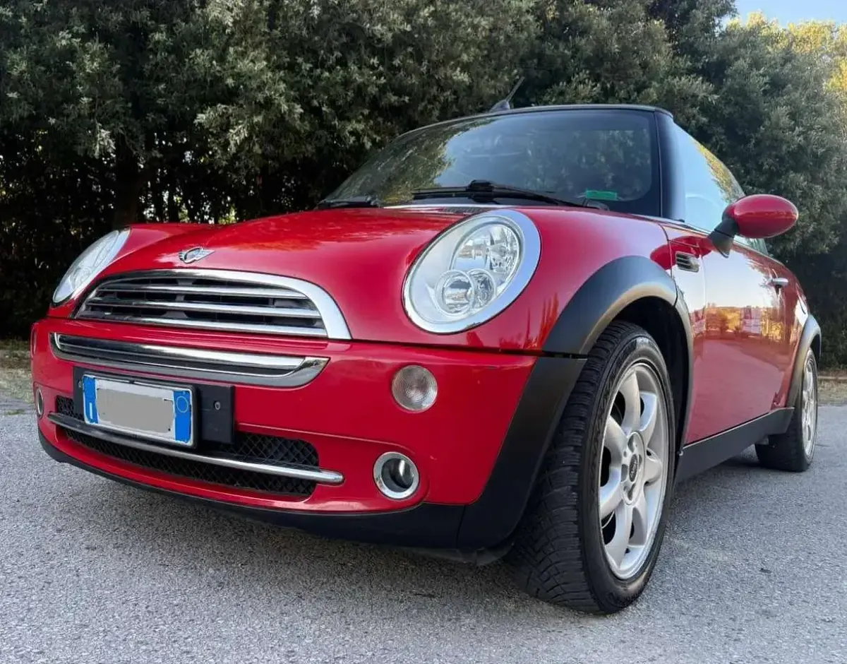 Usata Mini Cooper Cabriolet 116 CV (85 kW) 2008 Rosso Cabrio