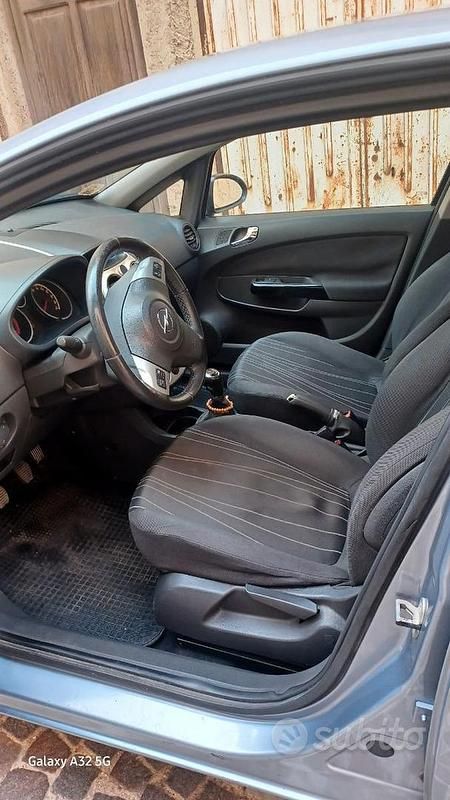 Usata Opel Corsa 75 CV (55 kW) 2009 Grigio Utilitaria
