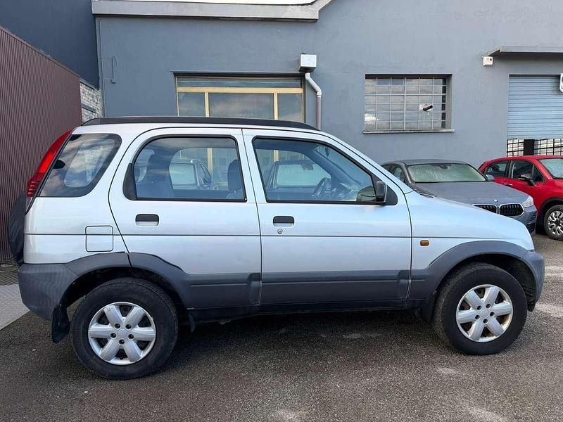 Usata Daihatsu Terios 86 CV (63 kW) 2006 Argento SUV