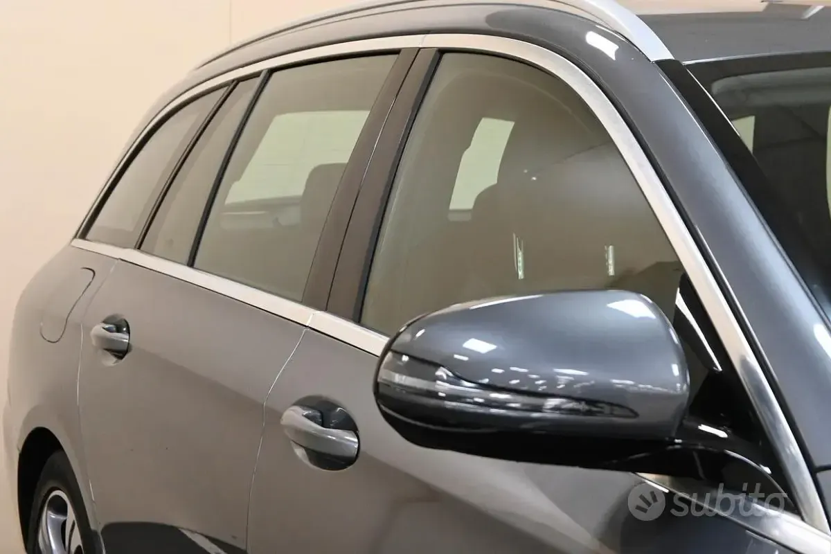 Usata Mercedes E200 160 CV (117 kW) 2020 Grigio Station wagon