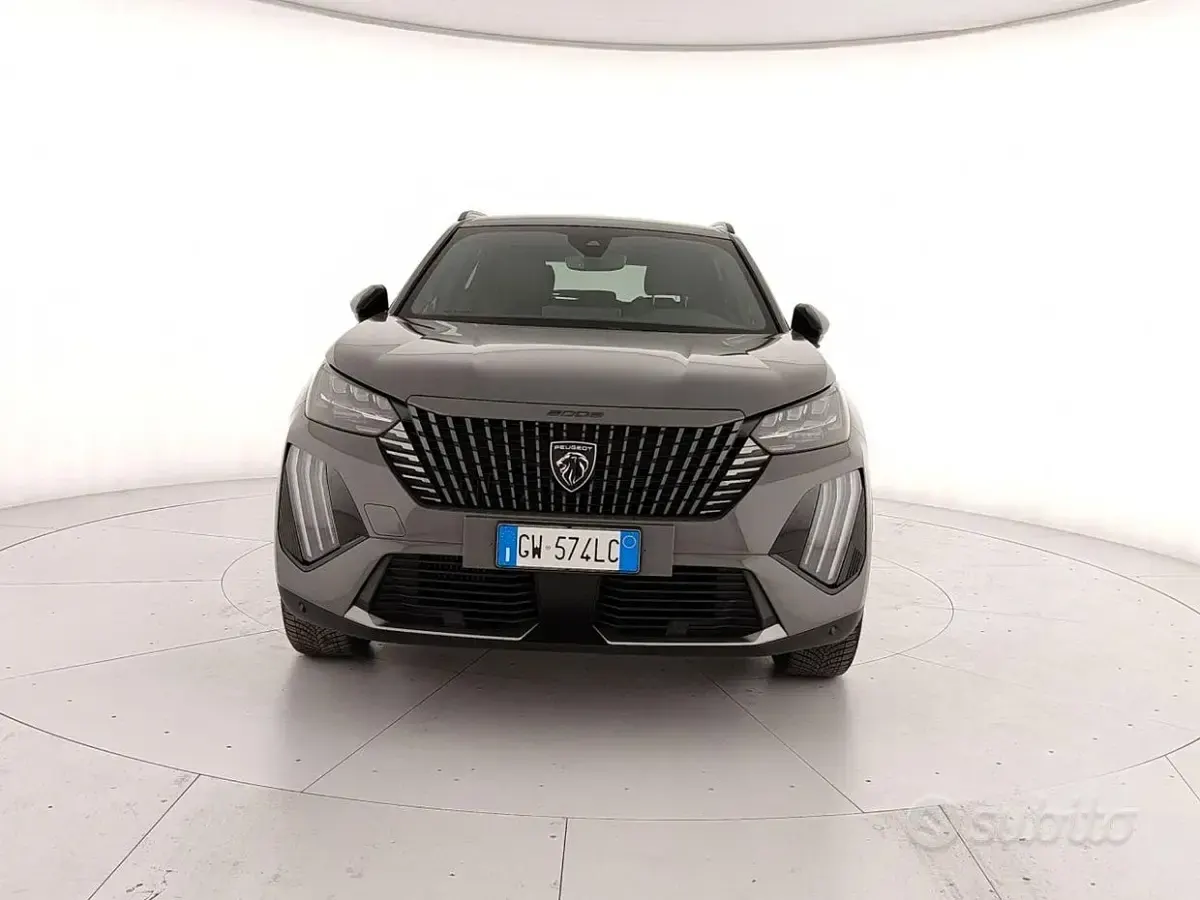 Usata Peugeot 2008 GT 130 CV (95 kW) 2024 Grigio SUV