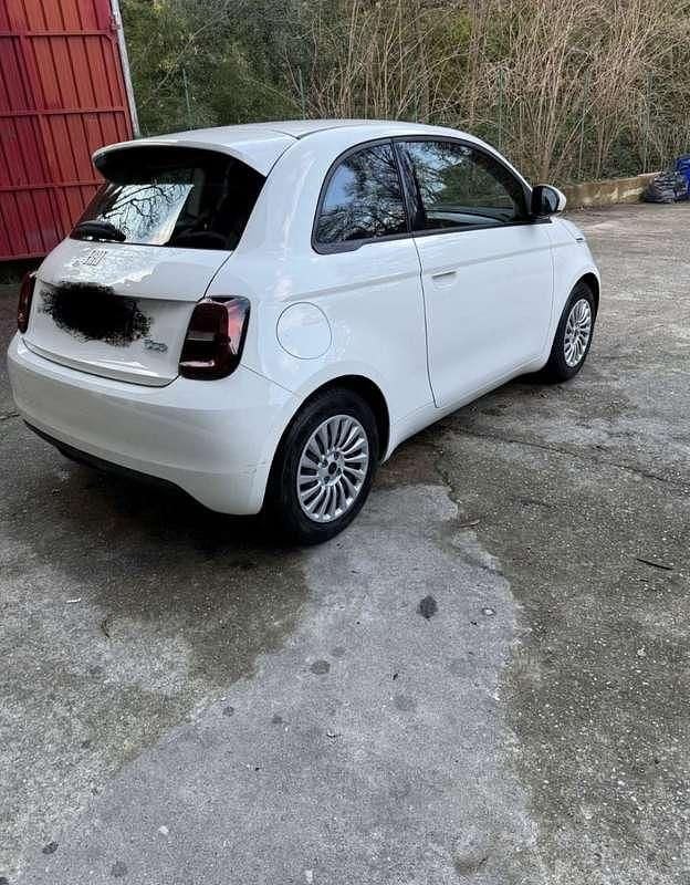 Usata Fiat 500e Action 69 kW (95 CV) 2021 Bianco Utilitaria