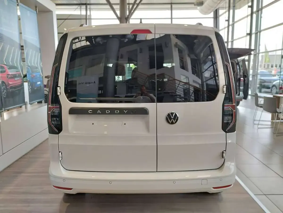 Nuova VW Caddy 102 CV (75 kW) 2026 Bianco candy Monovolume