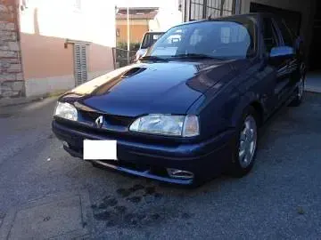 Usata Renault 19 138 CV (101 kW) 1994 Blu/azzurro Berlina
