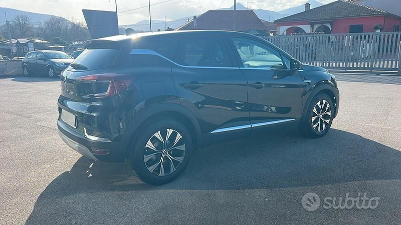 Usata Renault Captur Equilibre 100 CV (73 kW) 2023 Nero SUV