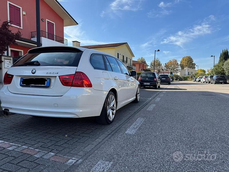 Usata BMW 330 245 CV (180 kW) 2012 Bianco Station wagon