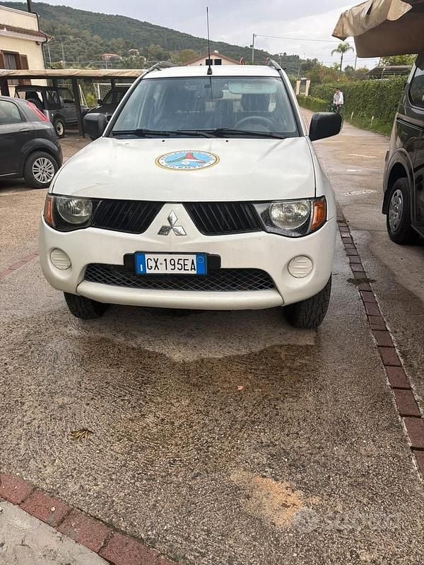 Usata Mitsubishi L200 136 CV (100 kW) 2009 Bianco Pick-up