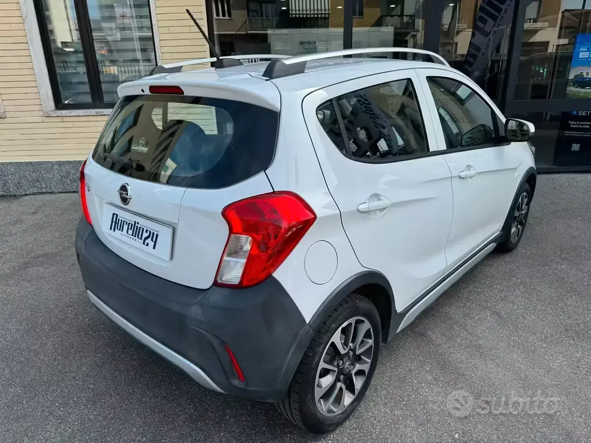 Usata Opel Karl Rocks 73 CV (53 kW) 2017 Bianco Utilitaria