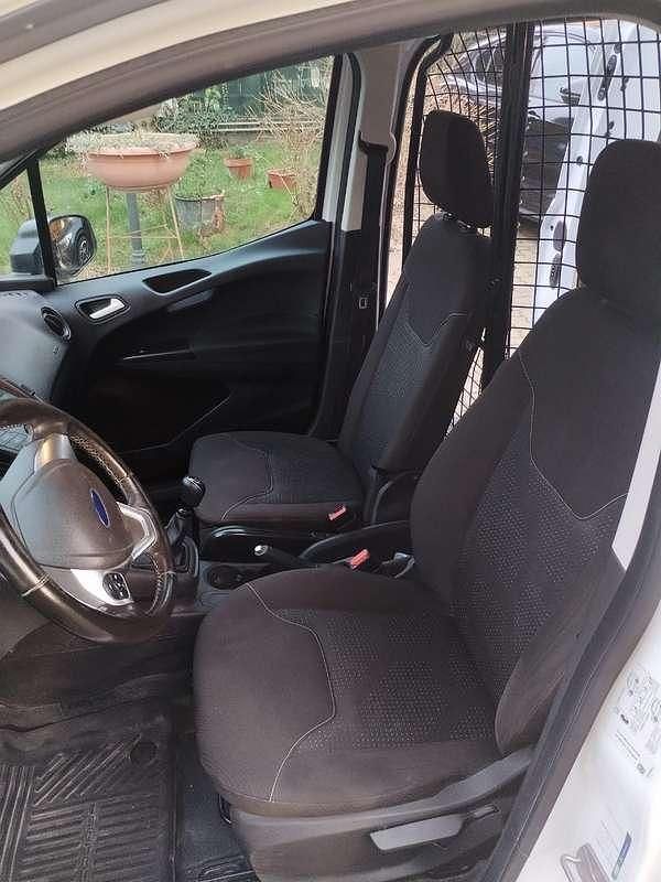 Usata Ford Courier 101 CV (74 kW) 2022 Bianco Monovolume