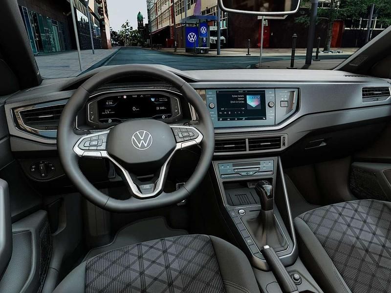 Nuova VW Taigo R-line Plus 116 CV (85 kW) 2026 Reflex silver metallizzato ner SUV