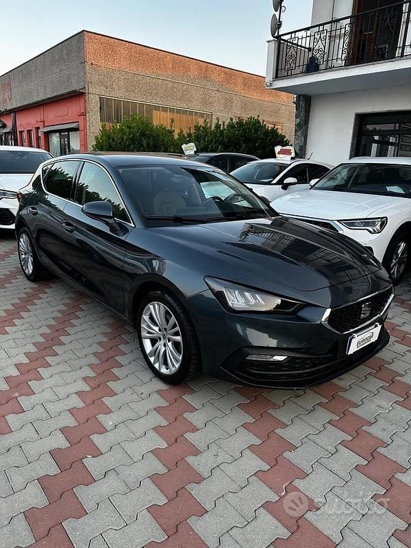 Usata Seat Leon Style 110 CV (80 kW) 2022 Blu Berlina